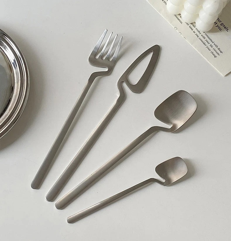 The Silver Spaced Cutlery Set