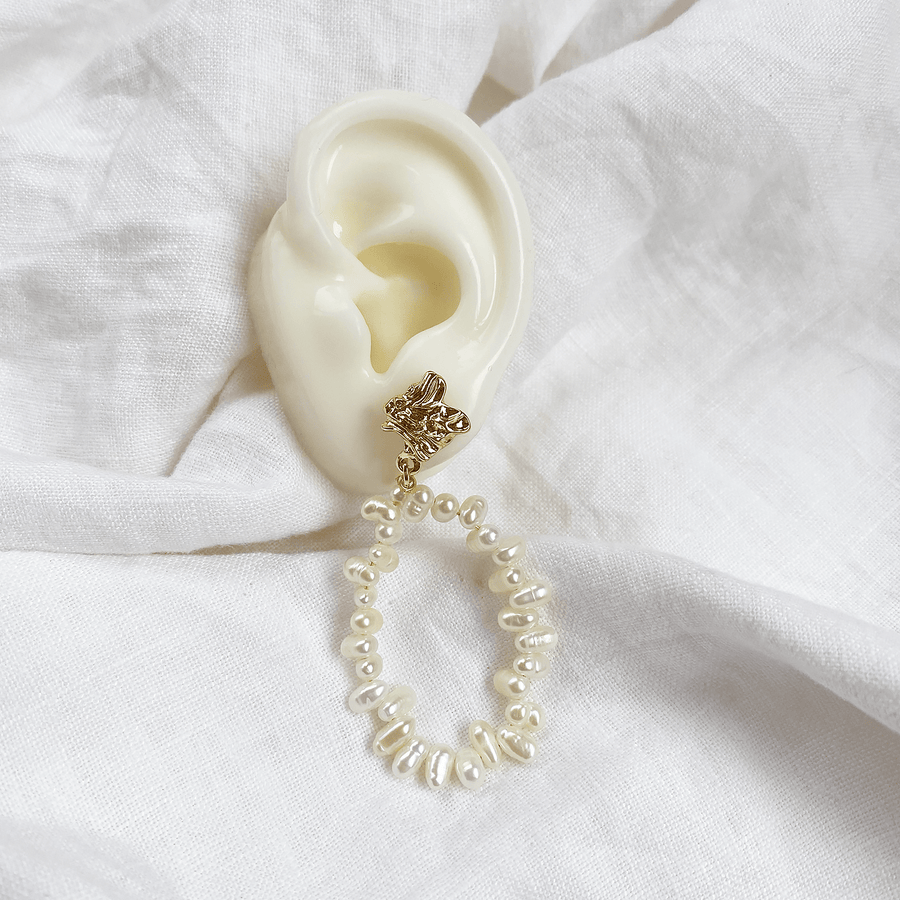 The Foiled Stud Pearl Loop earring