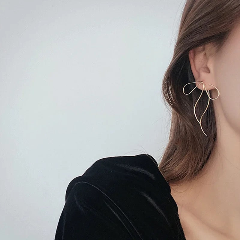 The Silver Bow Peep earring