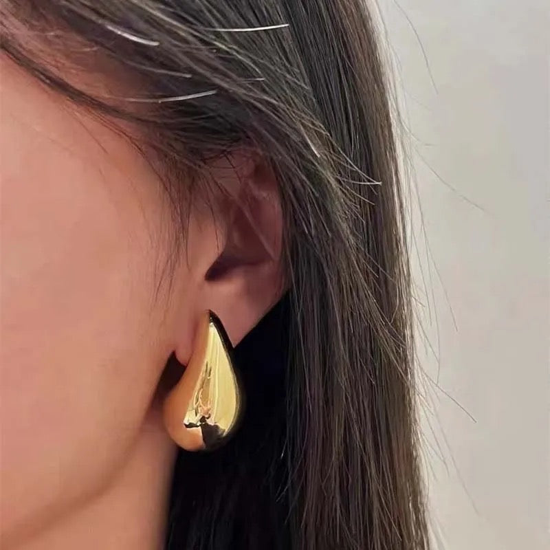 The Gold Droplet earring