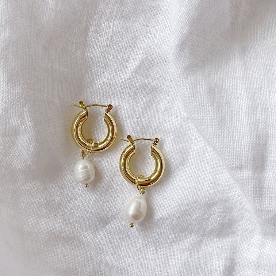 The Pearl Exaggerated Hoop earring