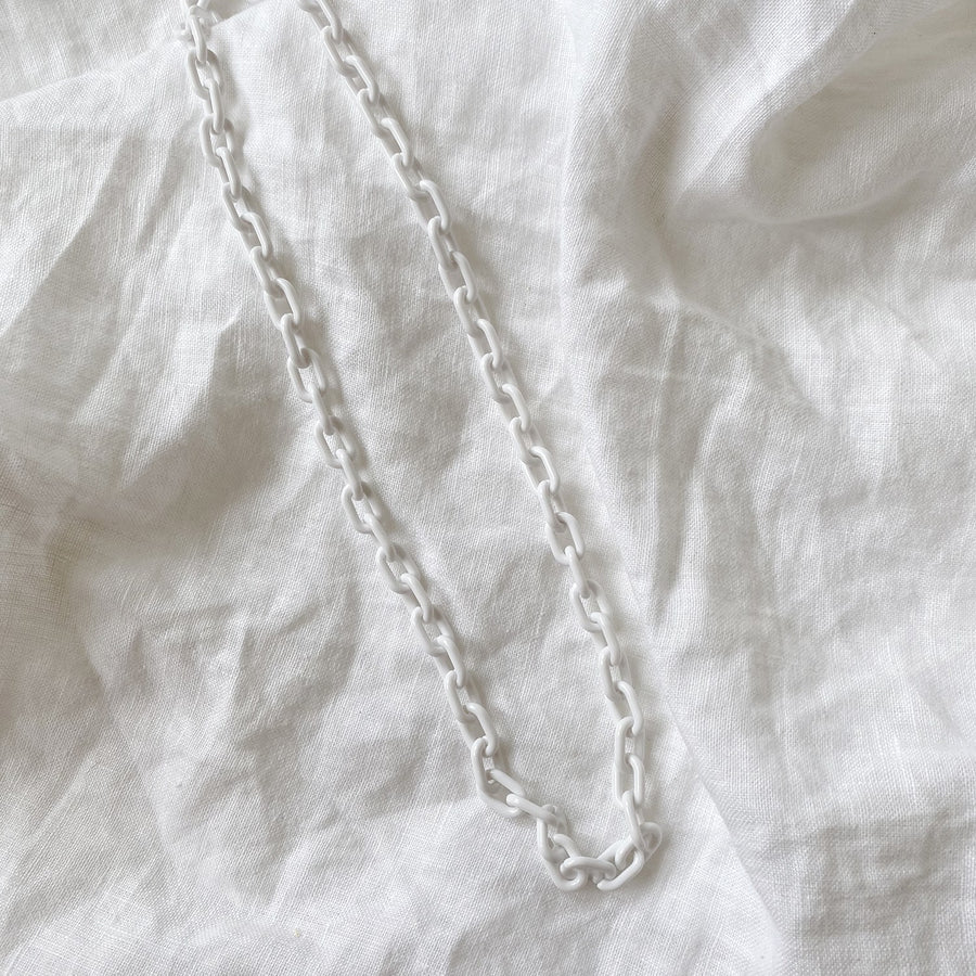 The Ivory Resin Chain Necklace