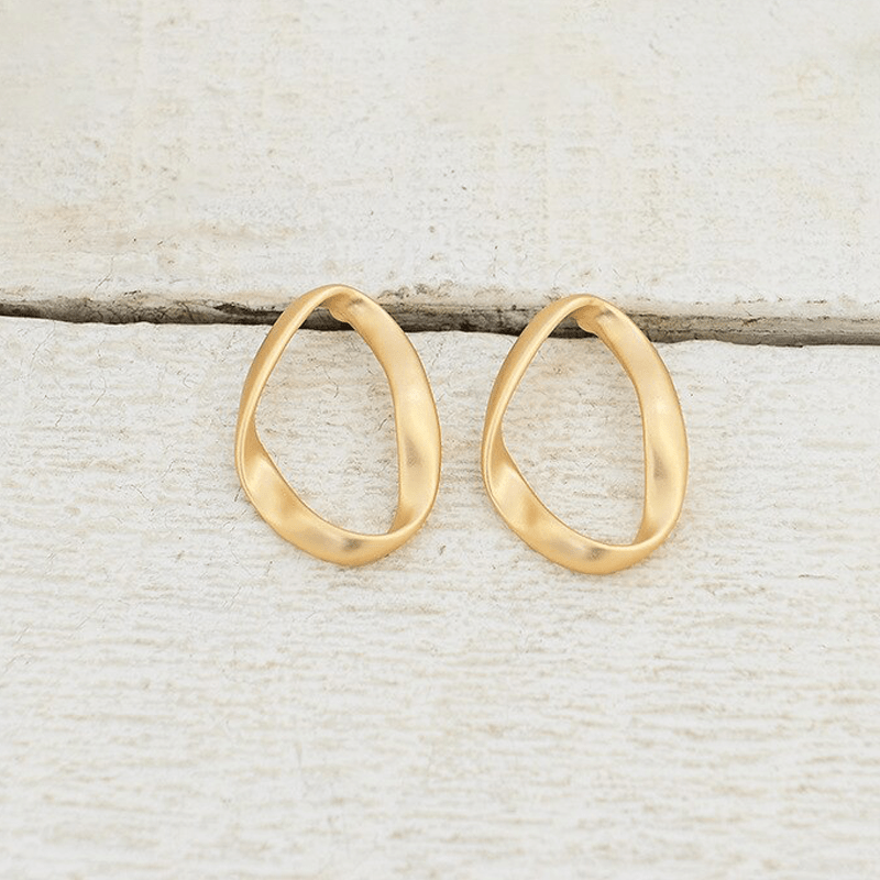 The Oval Ribbon earring